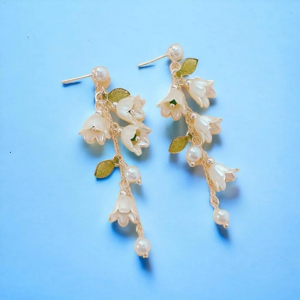 Exquisite Lily Of Valley‎ Design Earrings Elegant Style Resin Silver Plated